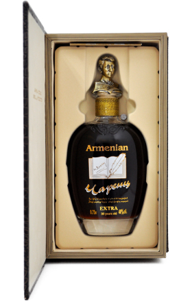 Коньяк "Чаренц Экстра" 30-и летней выдержки, 0.75л   